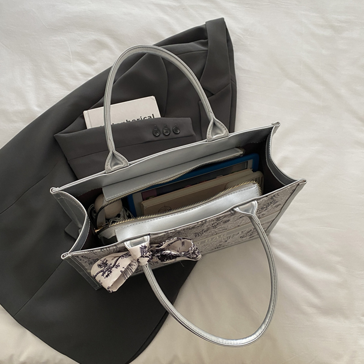Элегантная женская сумка-тоут  – обзор и цена Luxury Bags Collection
