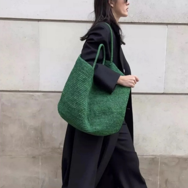 Новая большая плетеная сумка-т – обзор и цена Luxury Bags 2026