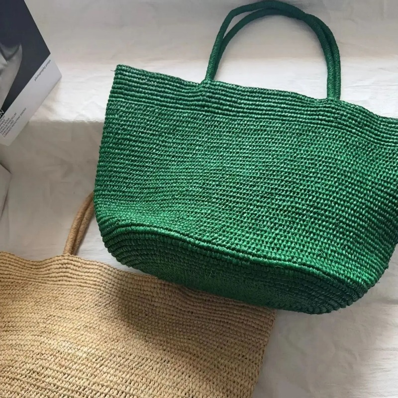Новая большая плетеная сумка-т – обзор и цена Luxury Bags 2026