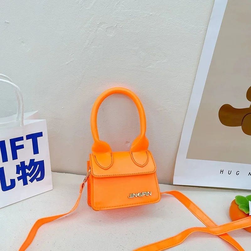Суперпопулярная маленькая сумк – обзор и цена Luxury Bags Jacquemus