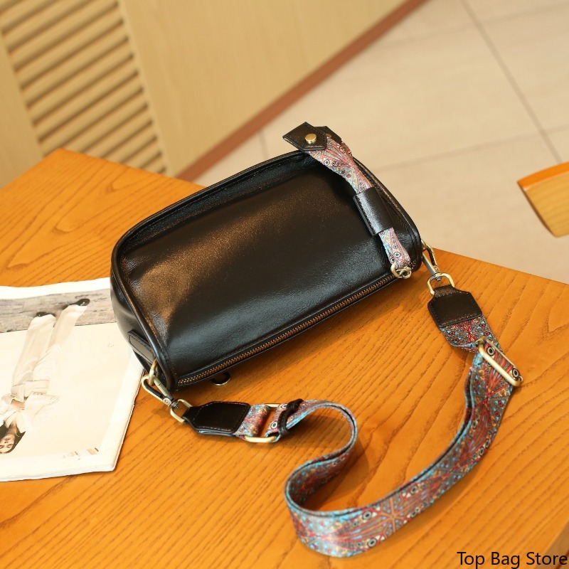 Сумка-подушка из натуральной к – обзор и цена Luxury Bags Quiet